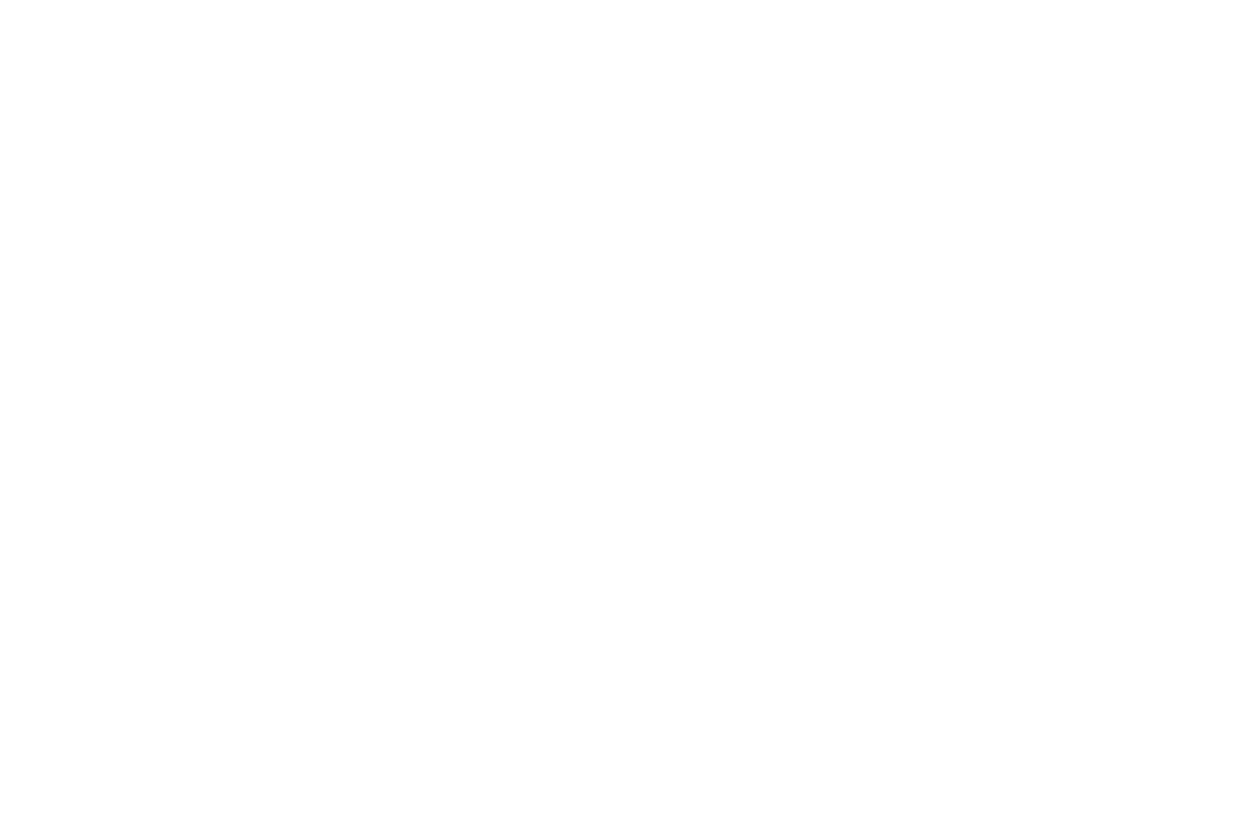 VAIO5周年を記念して、VAIO SX12・VAIO SX14のための牛ヌメ革を用いた専用ケースをご用意しました。革本来の持つ表情を最も生かした「ヌメ革」、これを日本の職人技を駆使して、自然藍を用いて「勝色」に染めあげています。ただ古びてゆくのではなく、使い込むほどに味わいを増す、ユーザーと共に歩んでゆくケースです。